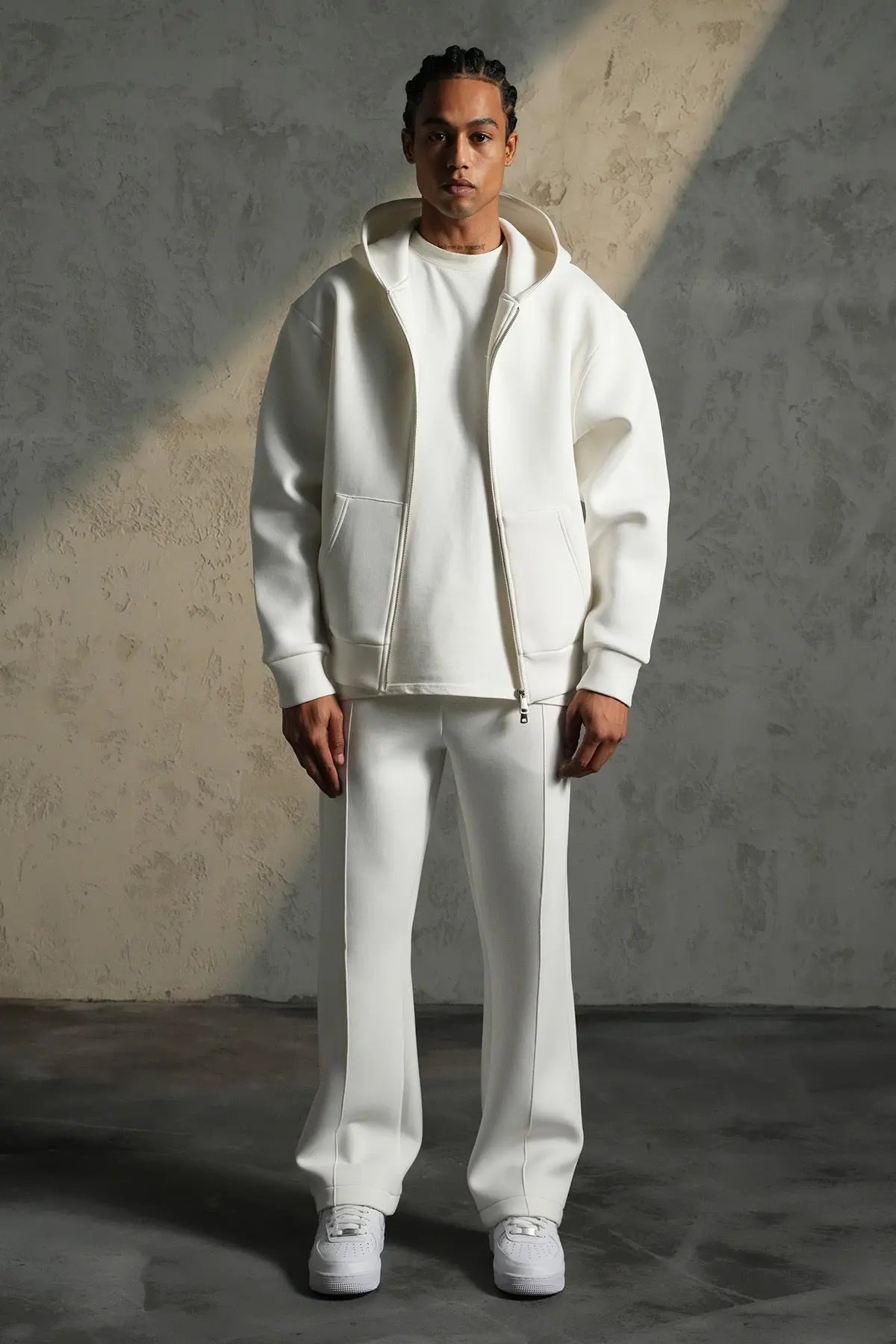 Ensemble jogging Blanc zippé – IKAO Paris bonhomme