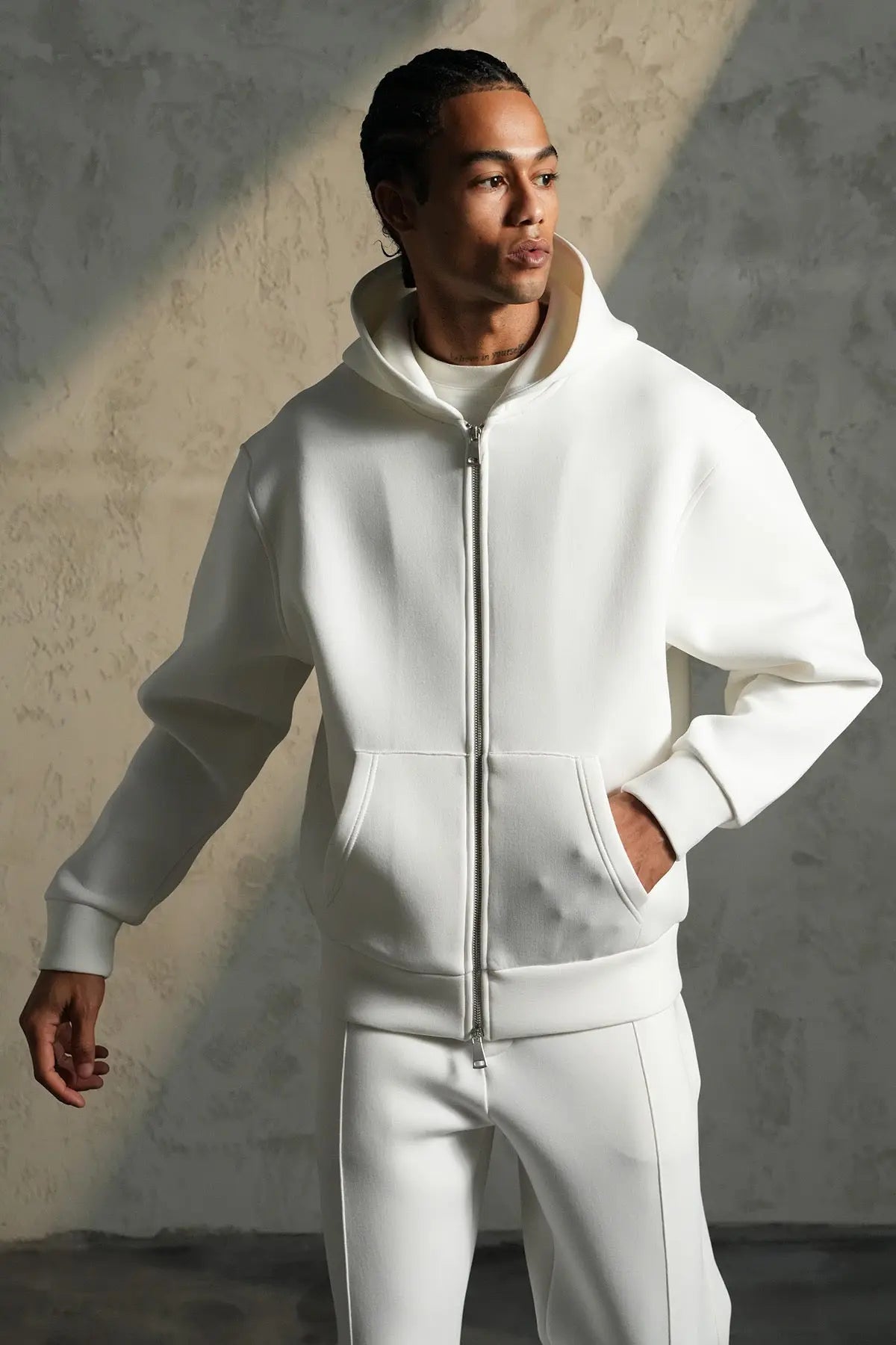 Ensemble jogging Blanc zippé – IKAO Paris bonhomme