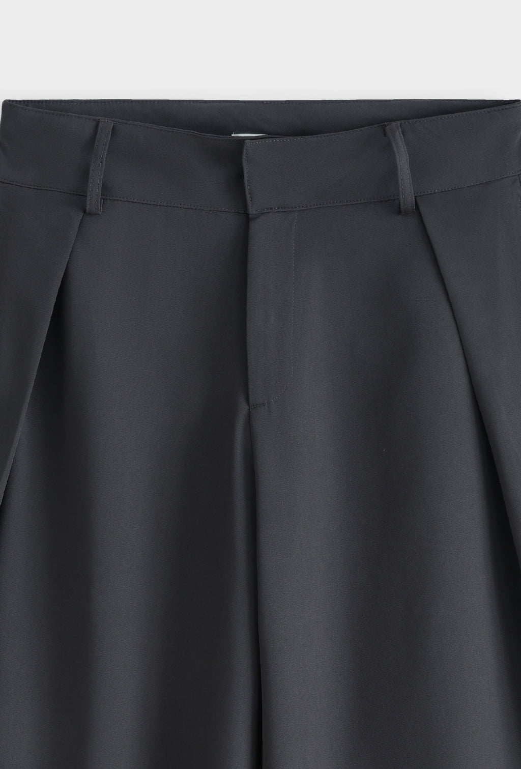Pantalon large à pinces taille haute coupe fuselée