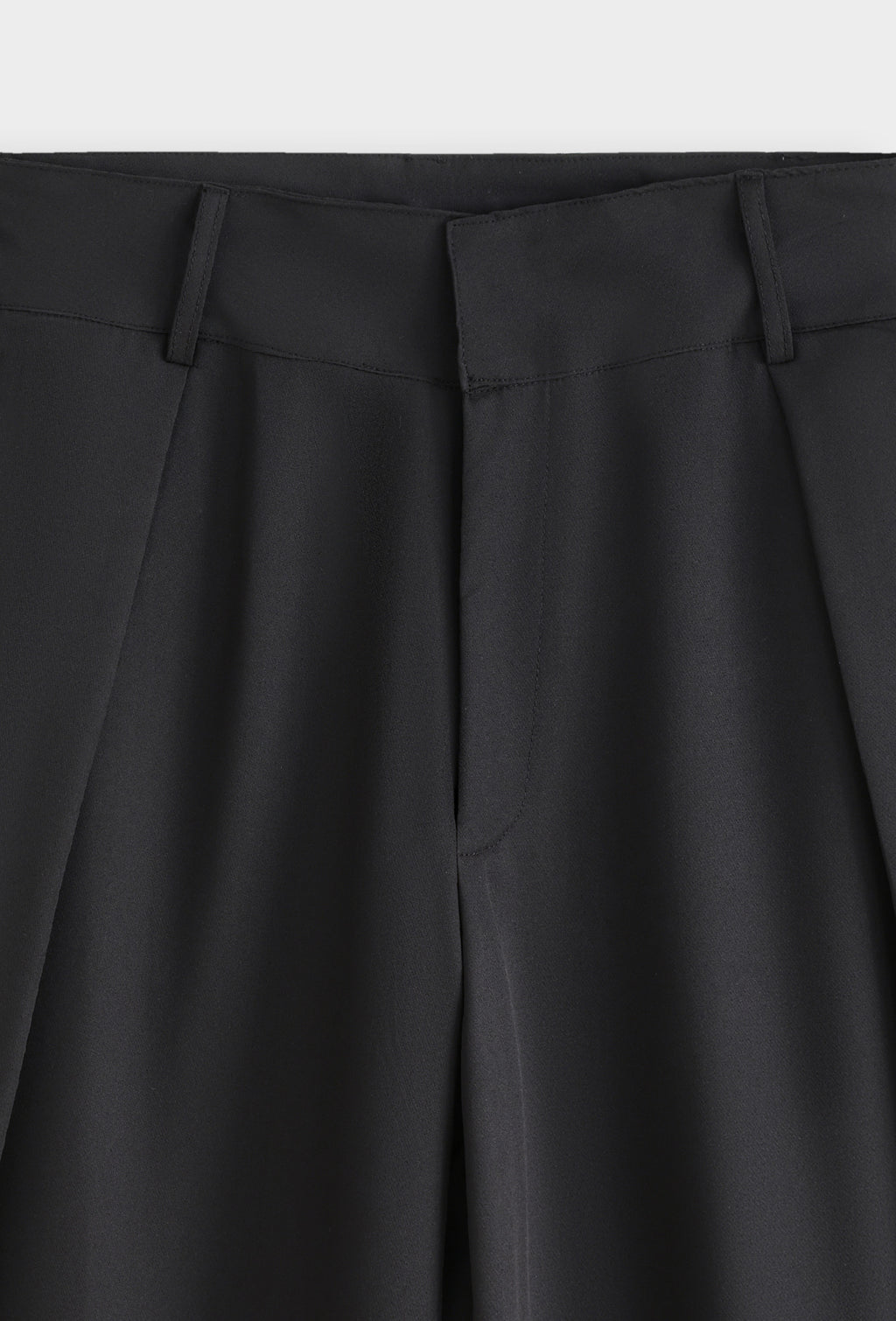 Pantalon large à pinces taille haute coupe fuselée