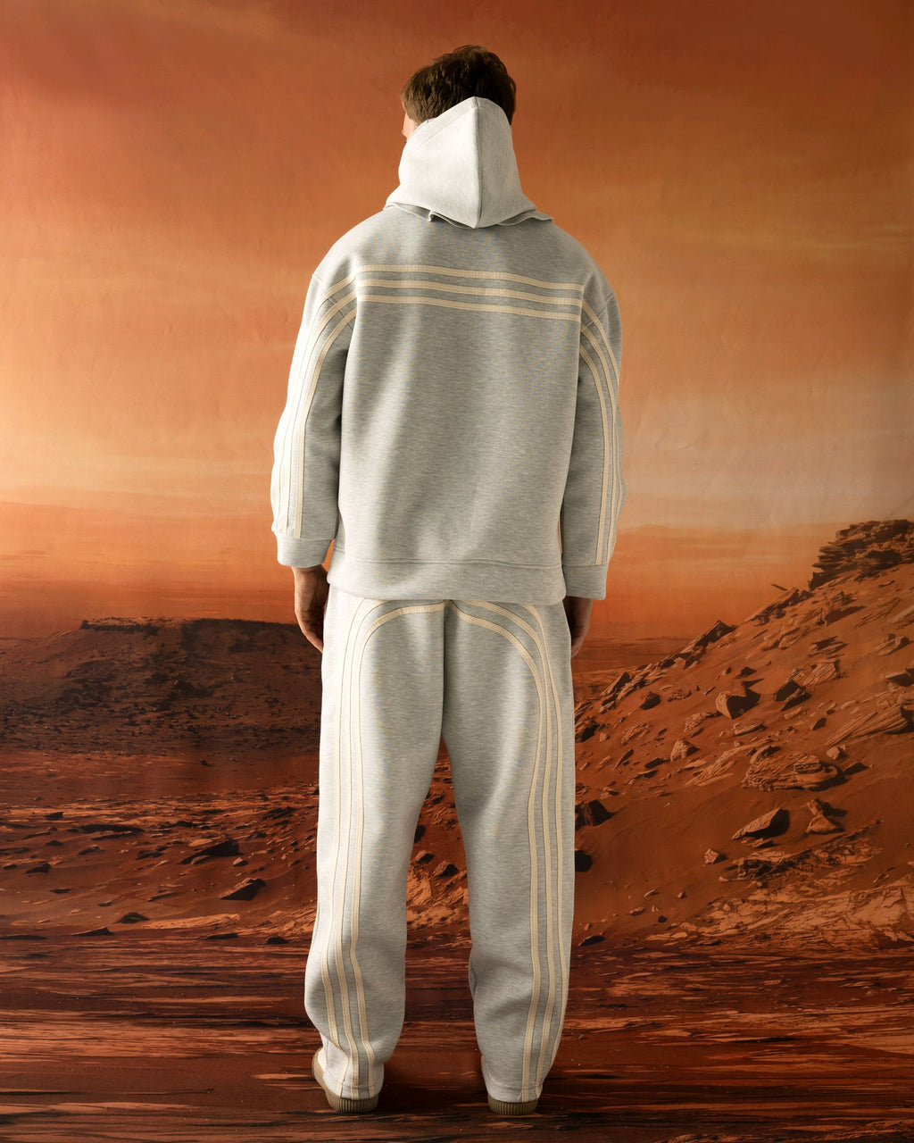 Ensemble jogging capuche montante bandes contrastées