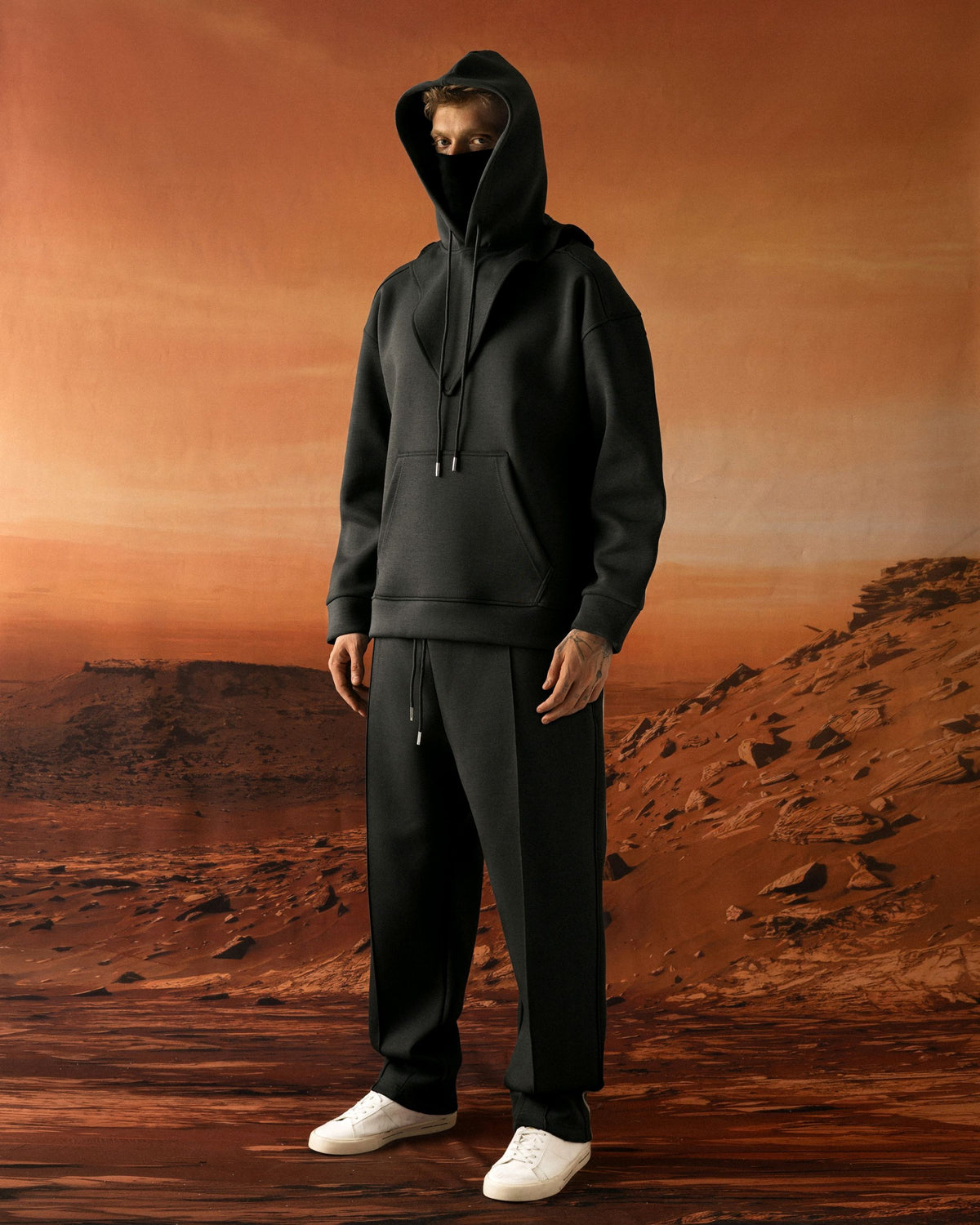 Ensemble jogging capuche montante bandes contrastées