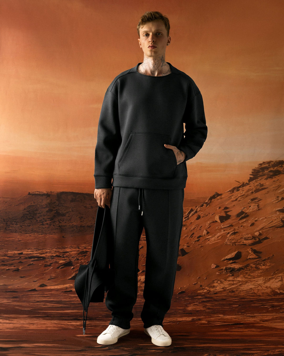 Ensemble jogging capuche montante bandes contrastées