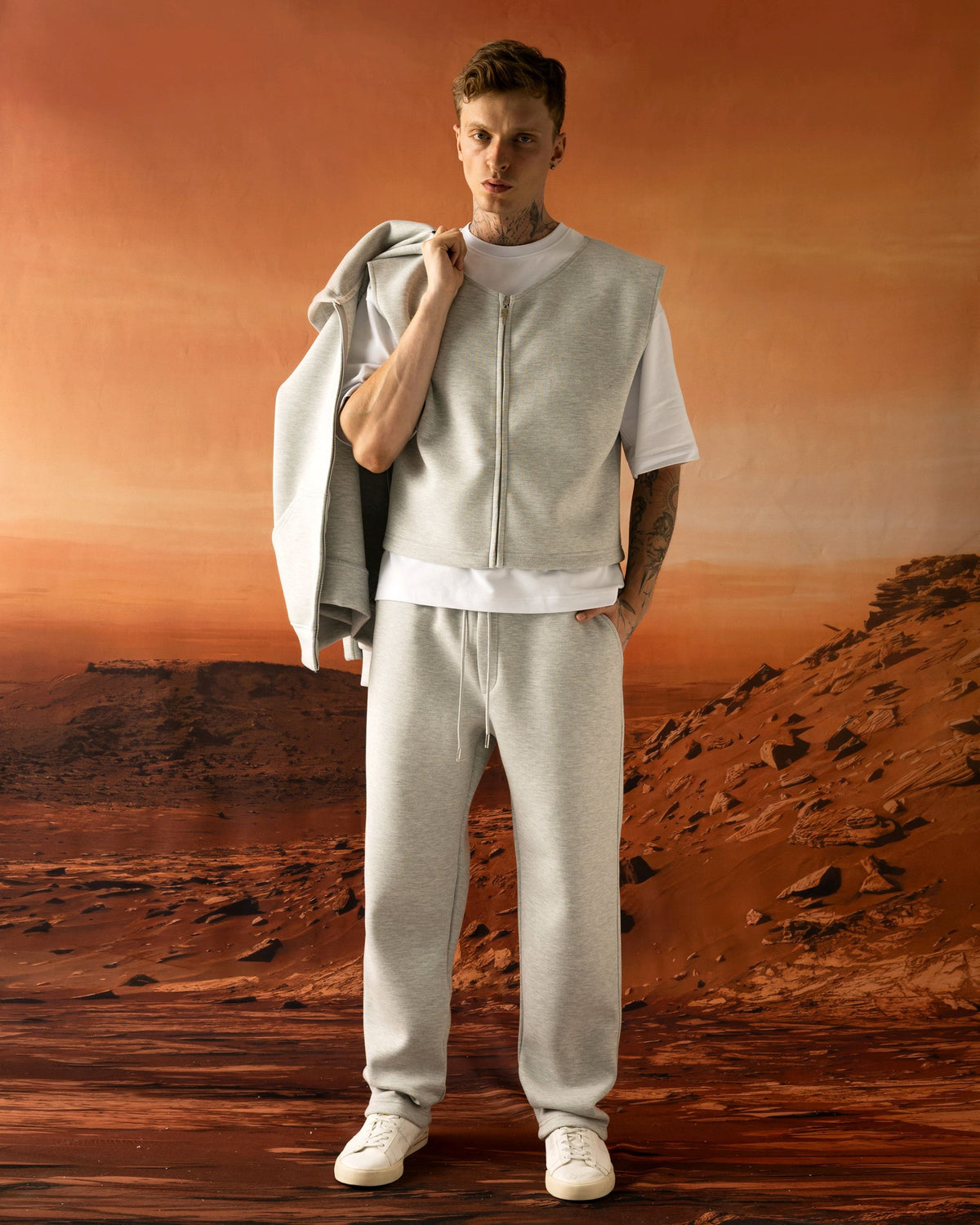 Ensemble 3 pièces sweat zippé, gilet sans manches et jogging