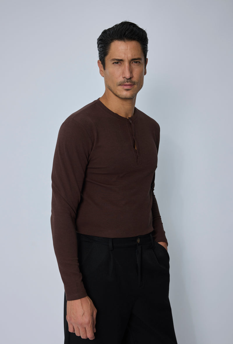 T-shirt Henley homme manches longues en maille côtelée, col tunisien boutonné, coupe ajustée