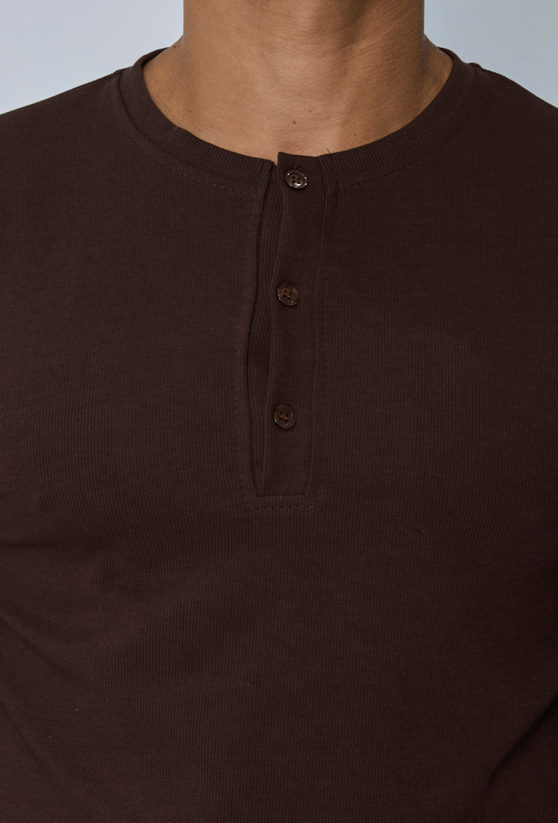 T-shirt Henley homme manches longues en maille côtelée, col tunisien boutonné, coupe ajustée