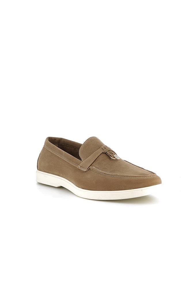 Mocassin homme daim beige semelle blanche Style slip-on