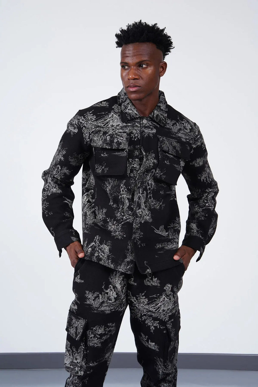 Ensemble jogging noir imprimé toile de jouy bonhomme