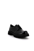 Derby homme Bonhomme noire en polyuréthane brillant avec lacets et semelle épaisse crantée.