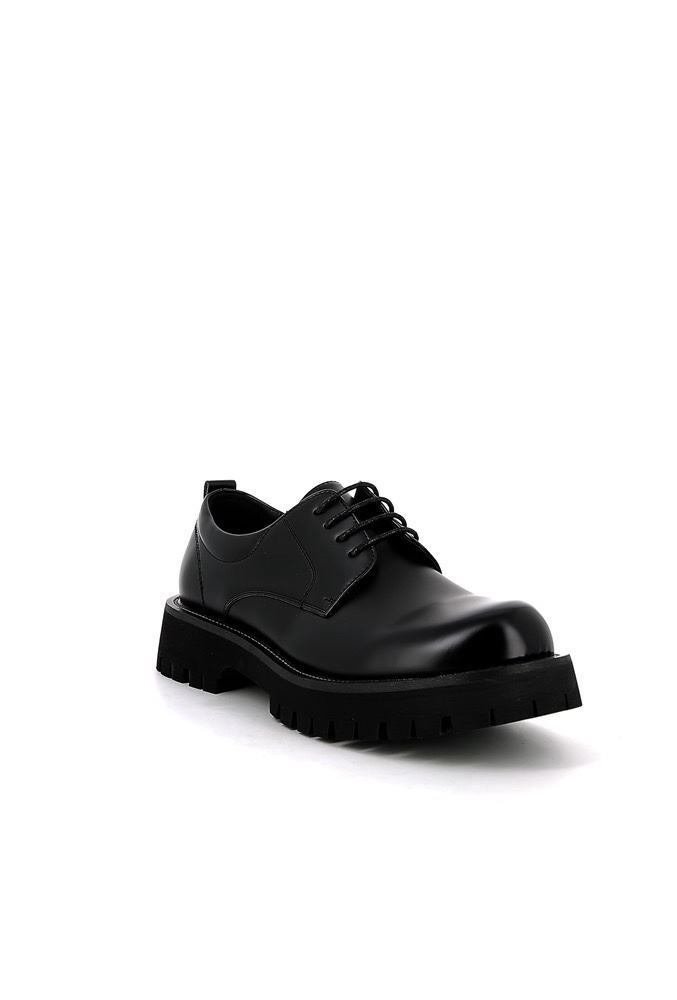 Derby homme Bonhomme noire en polyuréthane brillant avec lacets et semelle épaisse crantée.