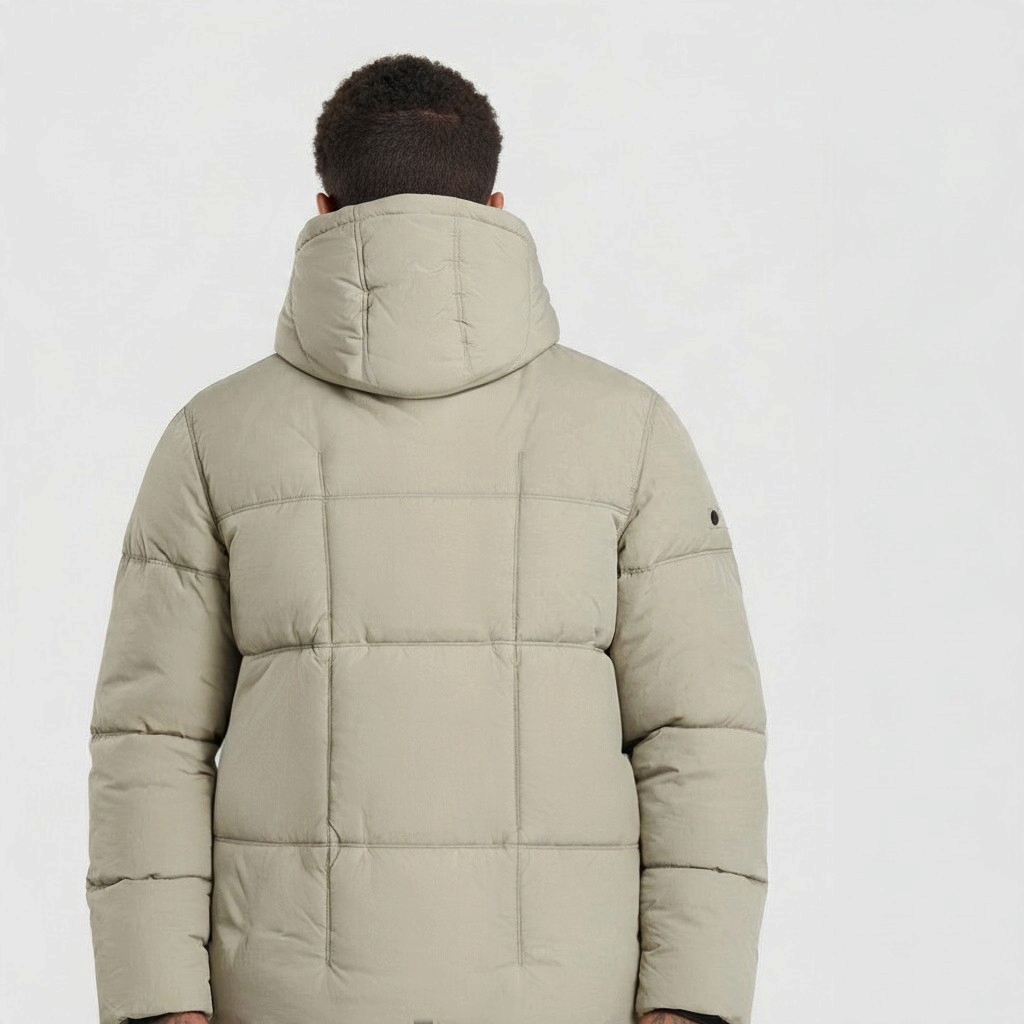 Vue arrière de la doudoune beige bonhomme en nylon avec capuche et matelassage à surpiqûres carrées
