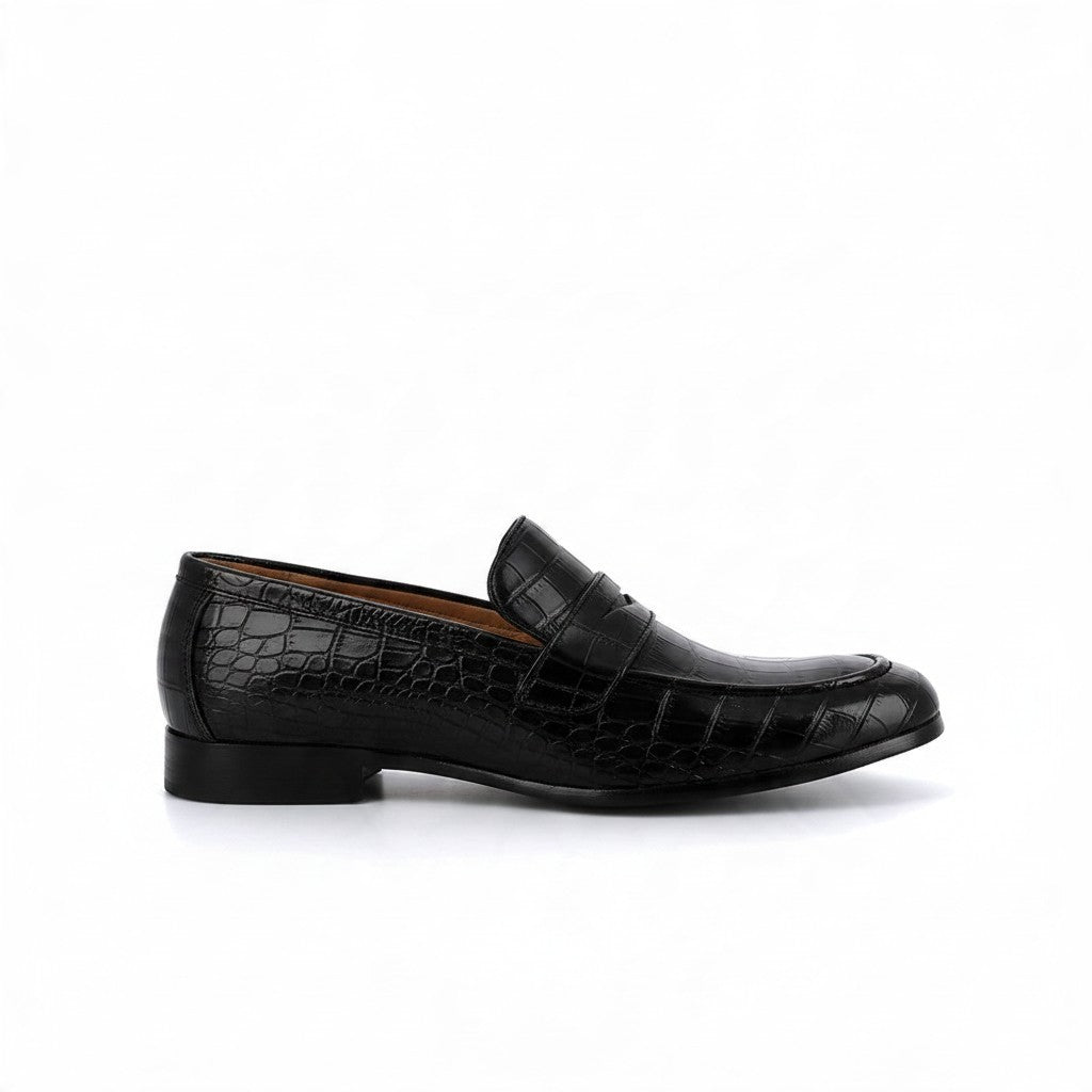 Mocassin penny loafer Bonhomme noir pour homme avec dessus texturé effet croco et talon bas.