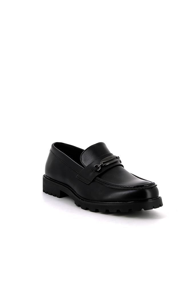 Mocassin Bonhomme noir à mors métallique, finition lisse et semelle épaisse crantée pour homme.