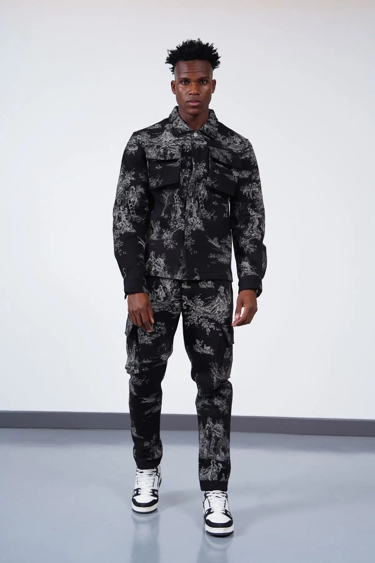 Ensemble jogging noir imprimé toile de jouy bonhomme