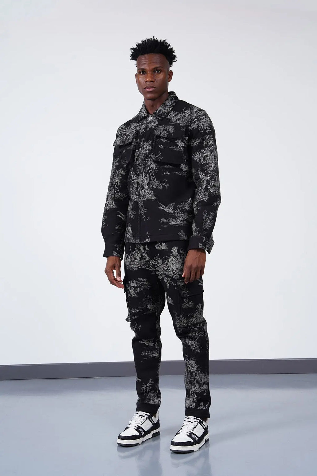 Ensemble jogging noir imprimé toile de jouy bonhomme